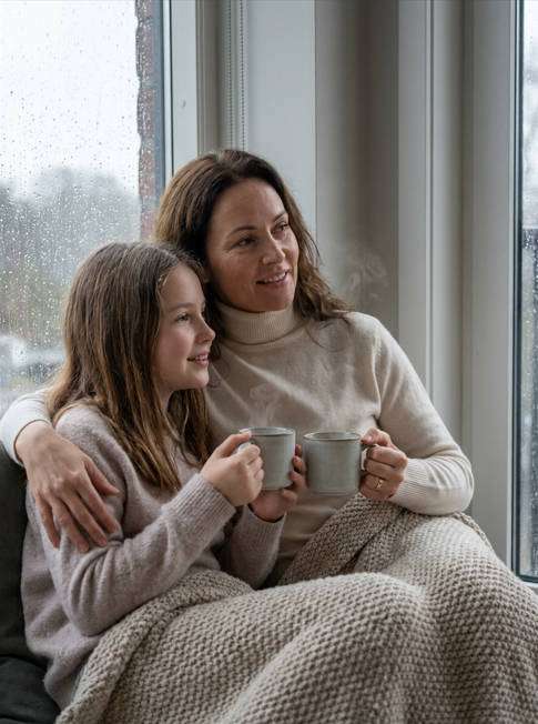 chuva na janela - exemplo de prompt mãe e filha