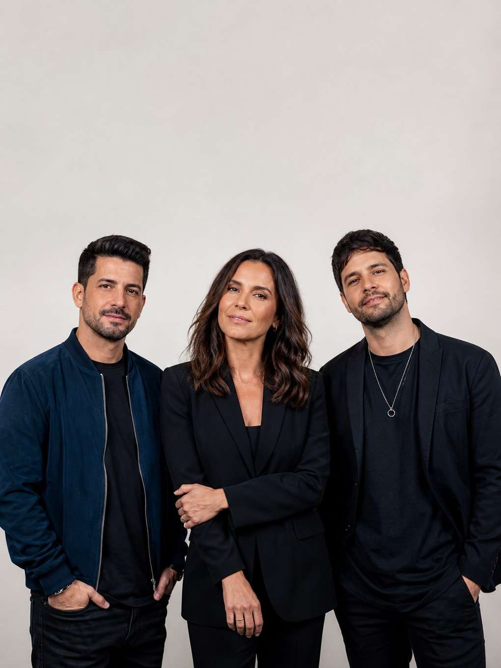 capa de revista musical - exemplo de foto movida con cantantes