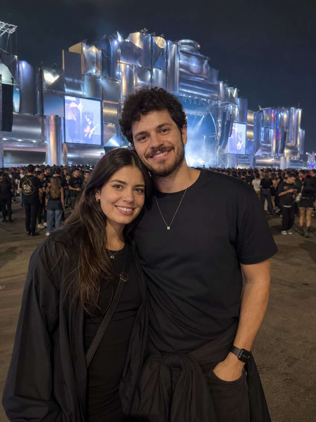 clima de show depois do entardecer - exemplo de fotos de casal no rock in rio