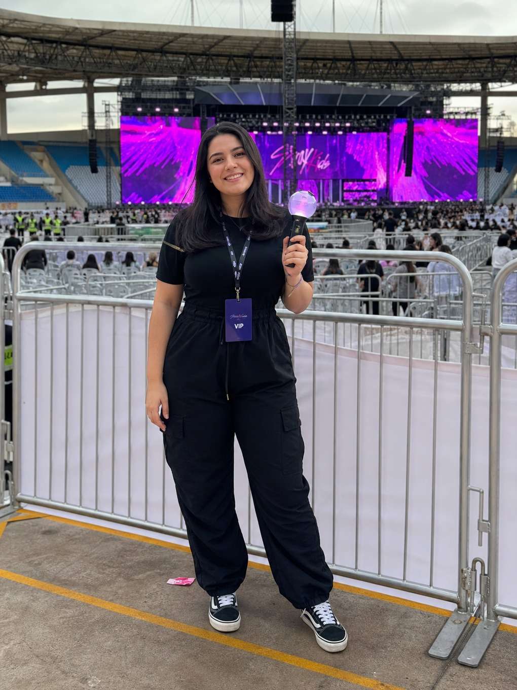 faixa de fã e crachá - exemplo de fotos de festival k-pop