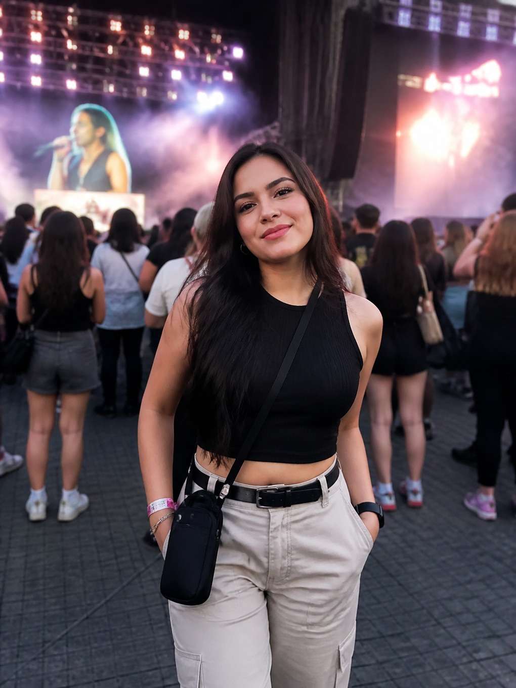 retrato com sorriso leve e brilho suave - exemplo de fotos de festival k-pop
