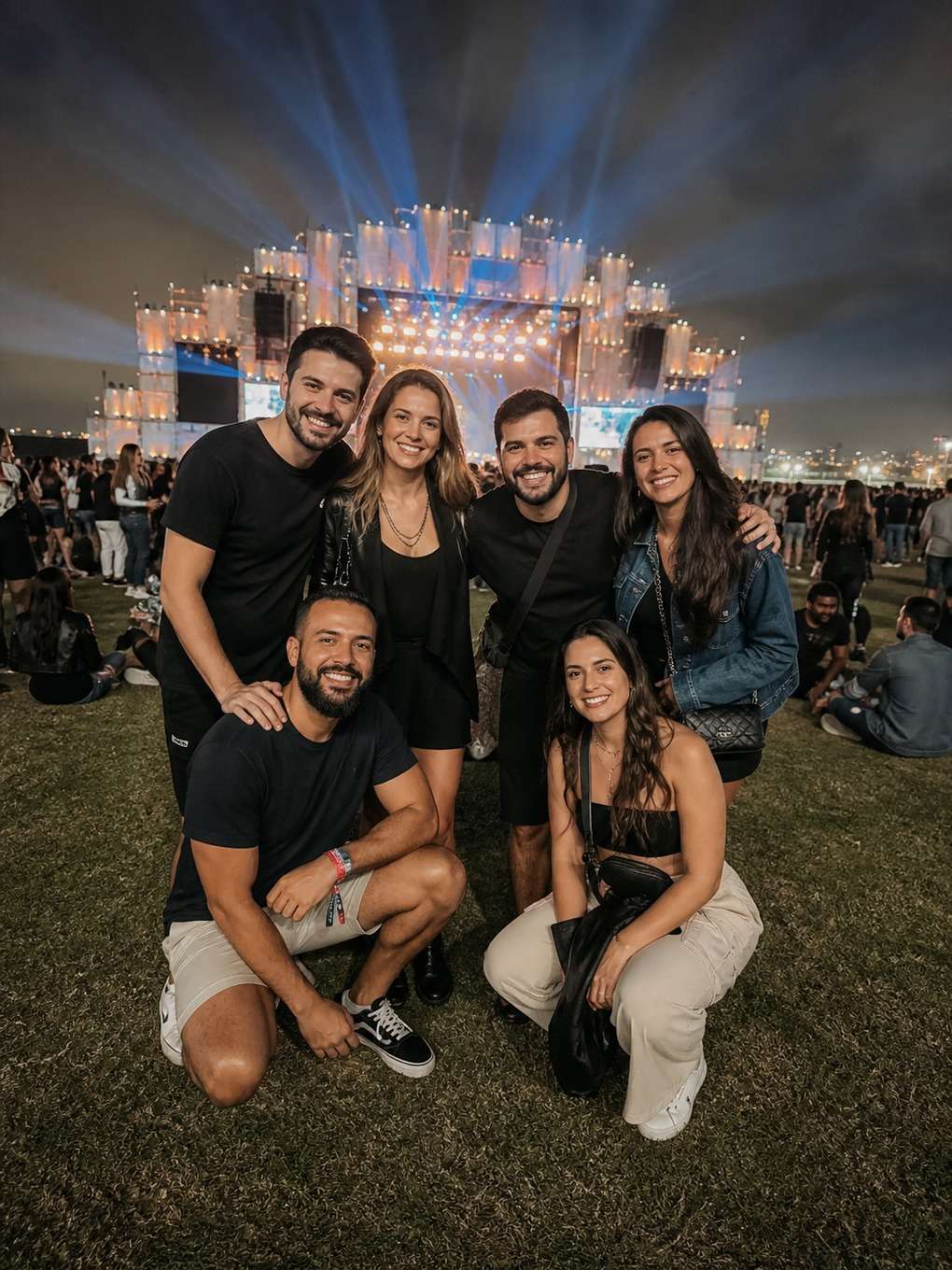 amigos juntos no gramado - exemplo de fotos no rock in rio