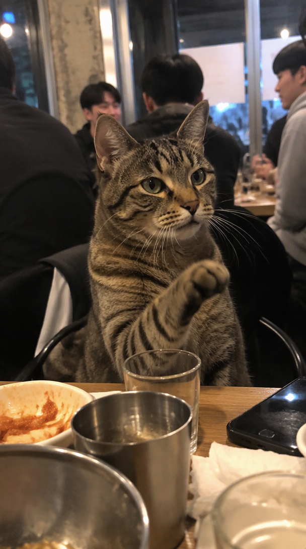 친구가 술자리에서 찍어준 듯한 AI 사진 생성 결과